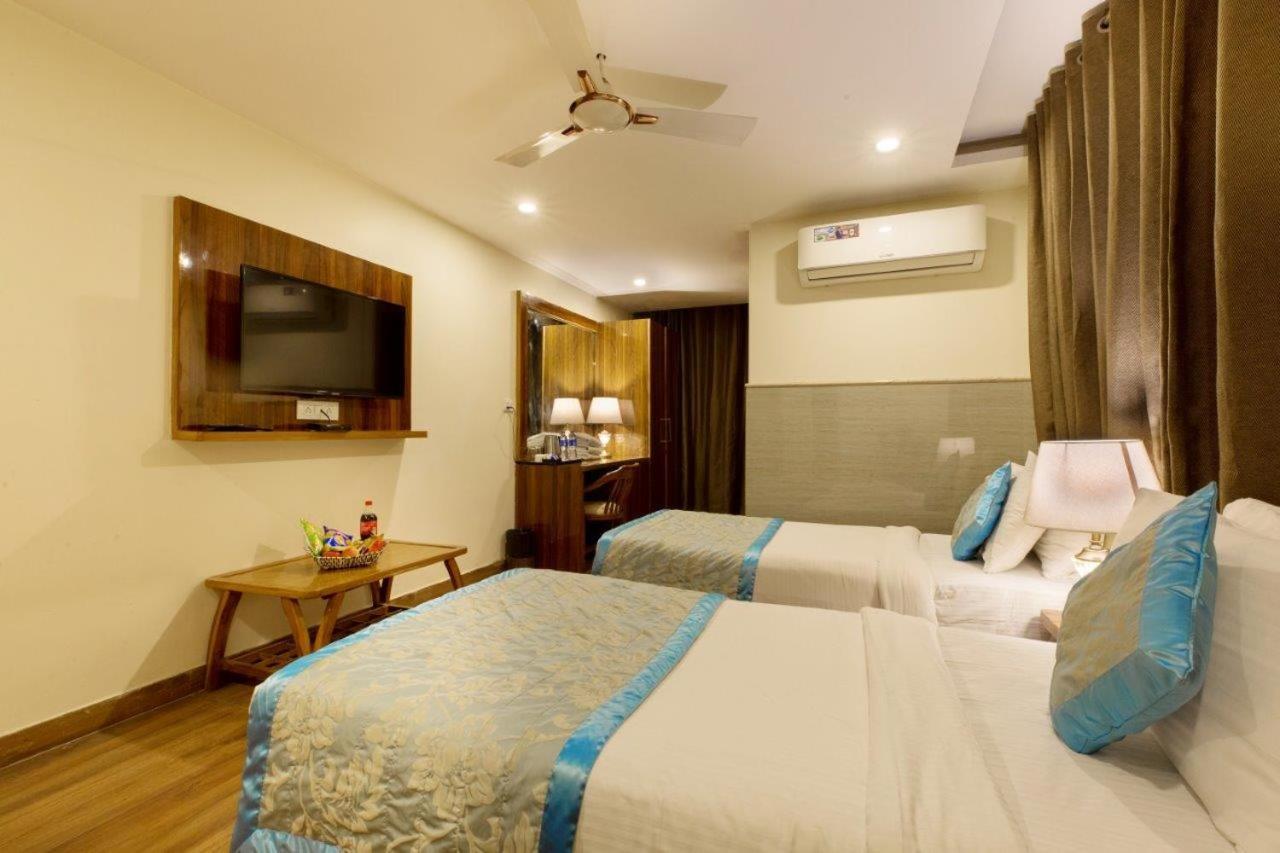 Hotel Viva Palace By Opo Nueva Delhi Exterior foto