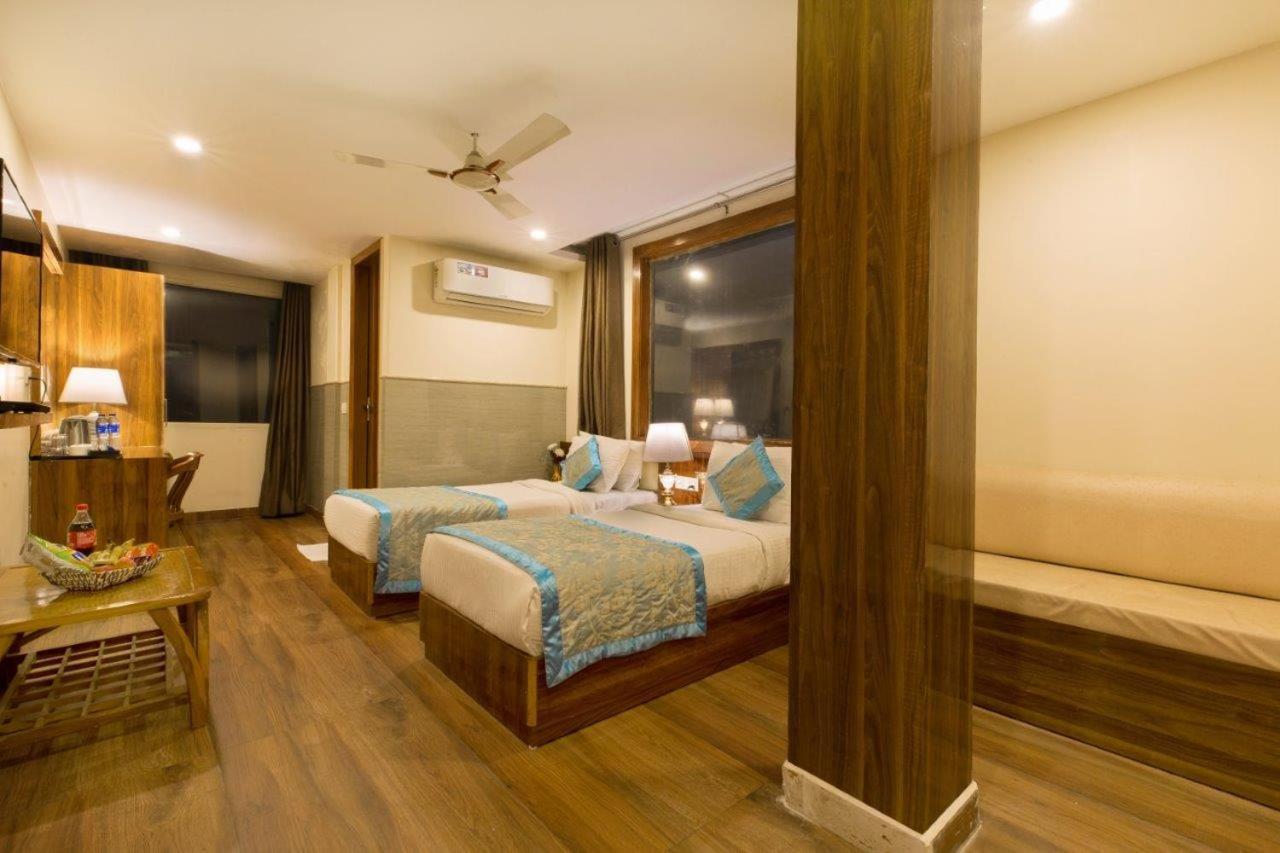 Hotel Viva Palace By Opo Nueva Delhi Exterior foto