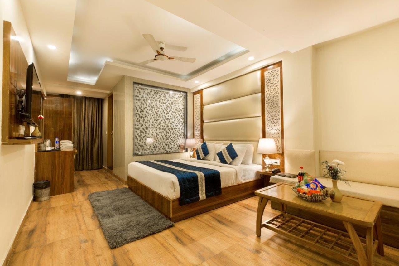 Hotel Viva Palace By Opo Nueva Delhi Exterior foto