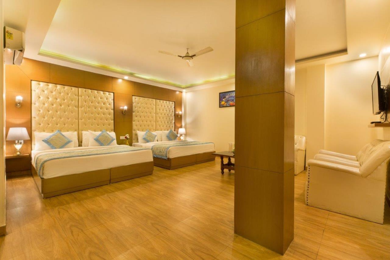 Hotel Viva Palace By Opo Nueva Delhi Exterior foto